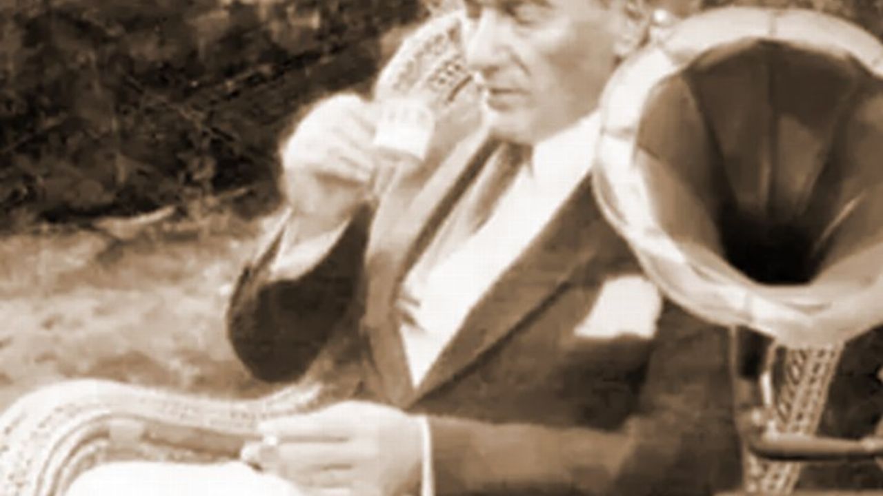 Atatürk'ün en seveceği şarkılar yapay zeka ile listelendi