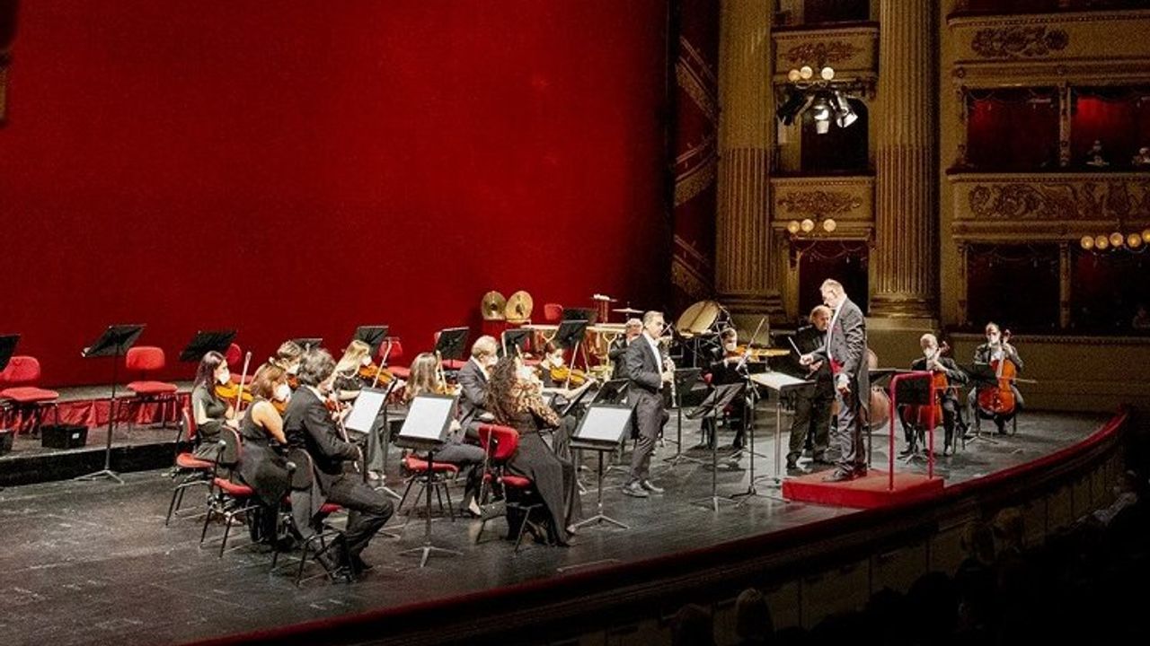 Puccini ölümünün 100. yılında Cumhurbaşkanlığı Senfoni Orkestrasının performansıyla anıldı.