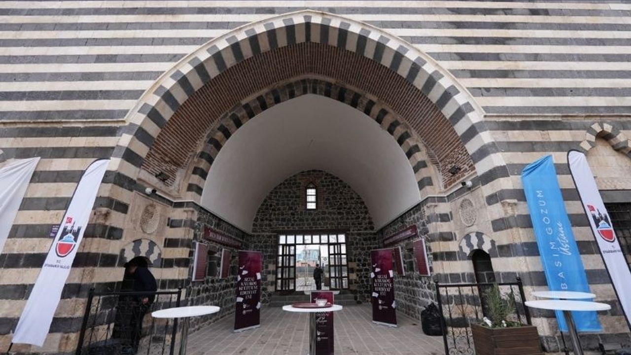 Sezai Karakoç Kültür ve Edebiyat Evi Diyarbakır’da açıldı