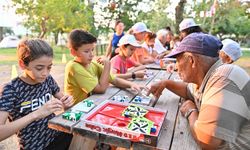 Zeytinpark’ta iki kuşak teknolojiyi bir tarafa bırakıp kıyasıya yarıştı.