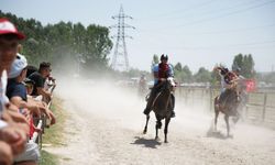 Rahvan at yarışları nefes kesti