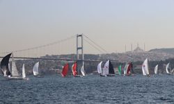 İstanbul Boğazı'nı yelkenler bastı