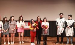 Down sendromlu gençlerin rol aldığı “Dişlerin Dünyasına Yolculuk” oyunu anaokullarında sahneleniyor
