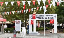 Kayıp tarihi anıt ve Atatürk büstü Çiğli'de ilk yerine taşındı