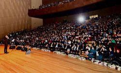 Mustafa Yıldızdoğan, "Bu Yaşıma Dek" eserini ilk kez Denizli'de okudu.