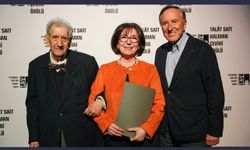 Regaip Minareci, Talat Sait Halman Çeviri Ödülü’nü aldı.
