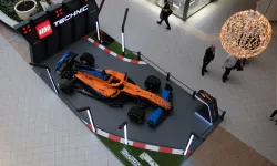 Gerçek boyutlu LEGO Technic McLaren Formula 1 Yarış Arabası İstanbul'da...