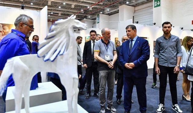 1500 sanatçı ve 5000 sanat eseri İzmir Sanat ve Antika Fuarı'nda