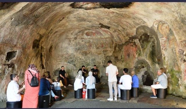 Kızlar Manastırı, tarih ve sanatı bir araya getiriyor.