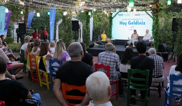 Beylikdüzü 'Çardak Altı Sohbetleri'nde yapay zeka konuşuldu.