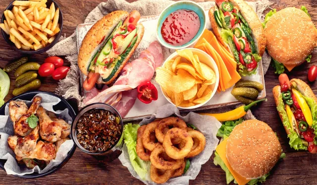 Fast food beslenme alışkanlığı depresyona sürüklüyor.