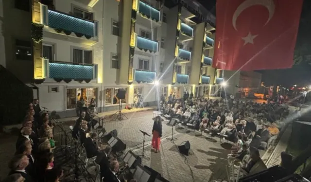 İnegöl Belediyesi Türk Müziği Korosu'ndan Oylat’ta unutulmaz musiki gecesi