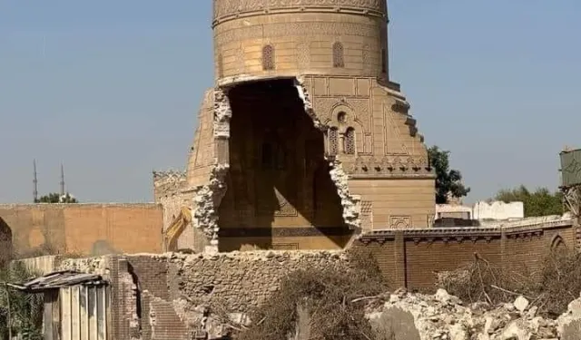 Selahaddin Eyyubi'nin annesi Melike Hatun’un mezarının bulunduğu türbe Mısır'da otoyol için yıkıldı.