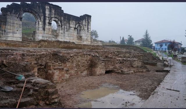 Konuralp Antik Kenti’nde künklerden oluşan altyapı sistemleri gün yüzüne çıkarıldı.