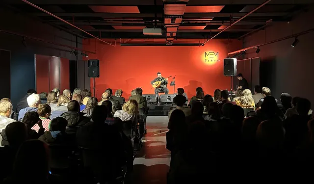 Coşkun Karademir, MEM Sahne'de yılın son konserini verdi.