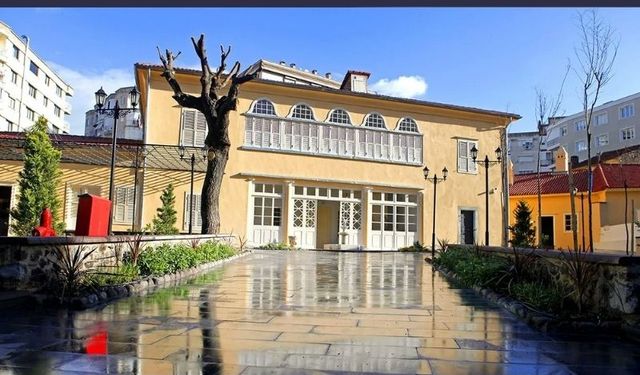 'Galeri Hamam Sanat' Bornova'da kapılarını açtı