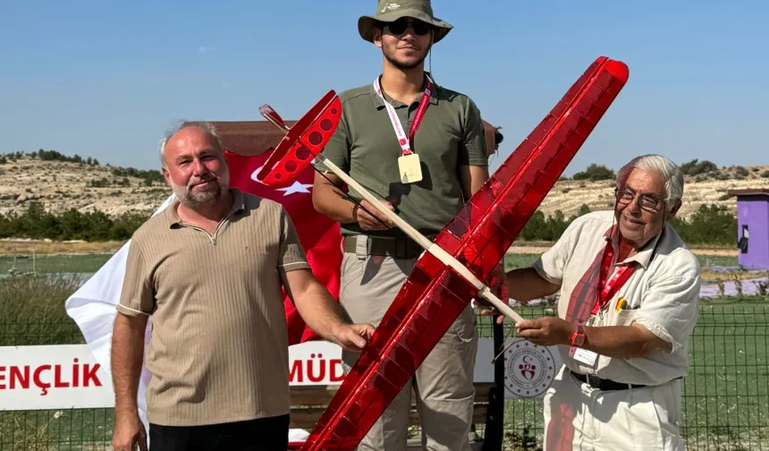 "Gökbörüler", 6. Uluslararası Uzay Modelleri Şampiyonası finaline kaldı.