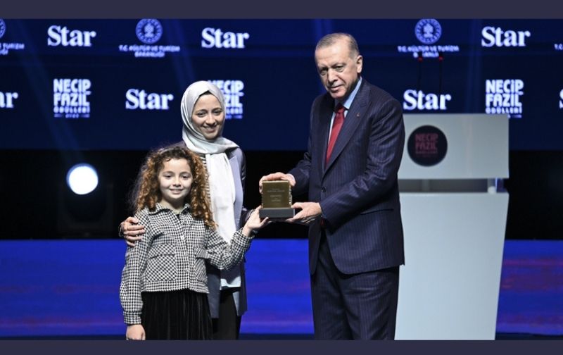 Necip Fazil Odulleri 10 Star Gazetesi Busra Kayikci Recep Tayyip Erdogan
